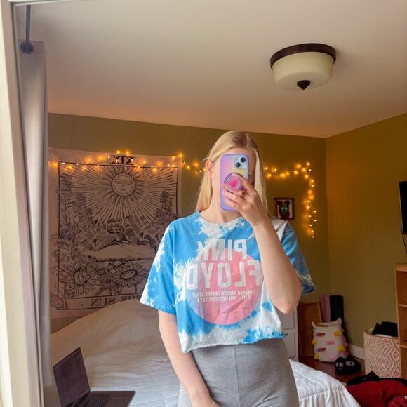 Oversized Cropped Sky Scene Tie-Dyed Pink Floyd T-Shirt ☁️🩷 - Picture 1 of 6